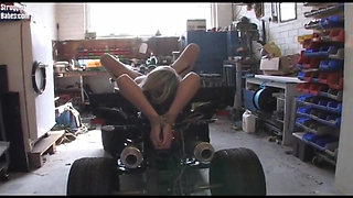 Samantha machine-fucked