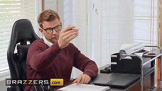 Brazzers - Chanel Camryn's marriage is on the fritz & can't miss her opportunity to fuck the hot marriage counselor