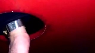 Fisting im Gloryhole - Amateur Gay BDSM