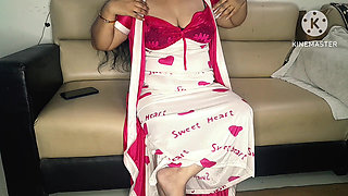 PIZZA MAN FUCK HOT BHABHI IN HINDI AUDIO.