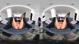 Horny breiny zoe rubs her delicious cunt to climax - tmwvrnet