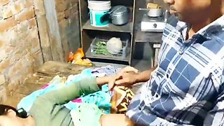 Desi Indian Bhabhi First Time Real Test - Amazing Homemade Chudai Video in Doggy Style