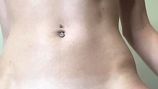 Cute amateur webcam teen girl toying pussy on webcam