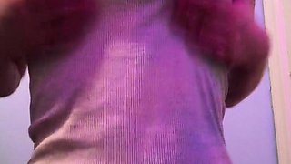Amateur Webcam Cute Teen Plays Solo with Big Dildo