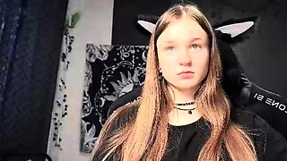 Amateur Webcam Chick Masturbates On Webcam More at