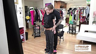 Miniskirt dirt with classy Vera King and Pretty Face from Hookup Hotshot