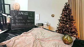 Cute amateur webcam teen girl toying pussy on webcam