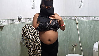 When a Desi wife is alone at home, she goes to the bathroom and takes out her pussy juice with her hands.