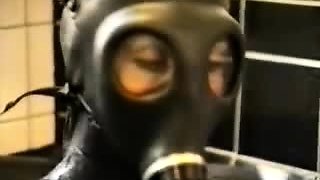 Amateur cd in latex masturbating dildoing