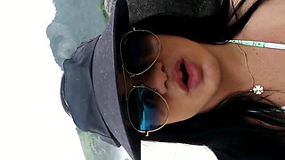 Walk on the Beach Encimtri a.wanker and Look at What Gave