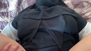 Syrian milf in hijab gets a load of cum in her pussy