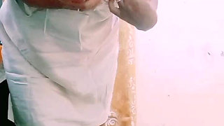 Filipino MILF Feeling Horny While Trying Out Her New Nightwear
