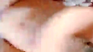 Sex Machine Brought Her to a Big Squirt