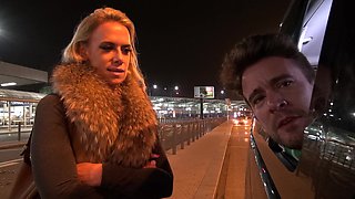 Blond MILF Sasha in HD action