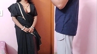 Desi Village Bhabhi came to my room with fresh Oranges and I fucked her pussy in return