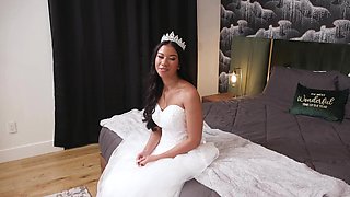 Ebony Ameena devours Jason's cock in HD