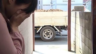 Amateur asian stepsister teen eating pussy in high def