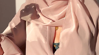 Hijabi Aliyah Gives You Cum Eating Instructions