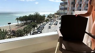 Ivy Roses - Apartment Flashing