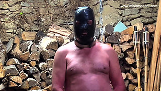 Dominatrix Mistress April punishment blockhouse