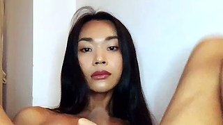 Solo webcam tranny masturbation