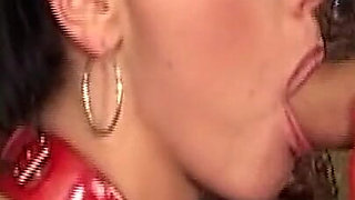 Threesome MILFs Deepthroat Cock and Stretch Ass with Toy