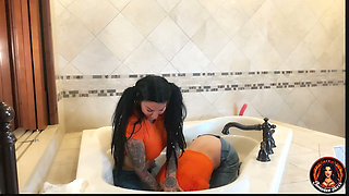 Goddess Jenevieve Hexxx and Serene Siren Jeans Catfight and Play!