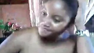 Black African Webcam Girl Nirina from Sambava, Madagascar