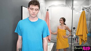 Elite Jodie Johnson and Nikki Nicole's step fantasy scene