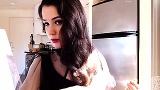Hot brunette from squirt masturbating on webcam