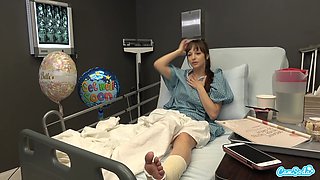 Camsoda-Cute darkhaired babe patient rubbing her twat