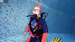 Lucy Laurens Underwater Lesbian Scuba Instructor POV Pussy Fuck Seduction