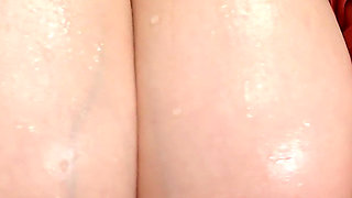 Big Tits Girlfriend Gives Slippery Titfuck in the Bath. Lilykoti
