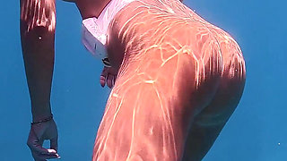 Big Ass Beauty Kayci Kaylani Nude Underwater Diving and Masturbation