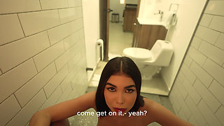 My Stepsister Loves Getting Fucked in the Bathroom! Papuchizz - Manuela Vae