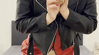 Latex Kitty Plays with Pussy, Sucks Her Dildo and Ride It Till She Comes