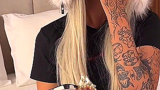 Gorgeous English-speaking Blonde Fucked Food Delivery Man