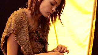 Bree Daniels rubs her wet pussy