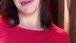 American MILF Anna Needs to Get off Before Going to Sleep
