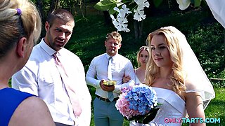 Blonde Alecia Fox Bride Gives Blowjob Cumshot