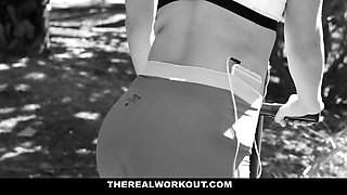 Wild fit blonde hooks up with a muscle stud