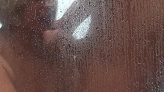 Showering with Girl Boss Shooting Star Makes Her Employee