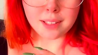 Mature BBW solo posing on webcam