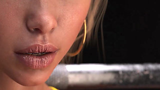 Sunset Rose 2 Daniela Look Super Hot While She Gym