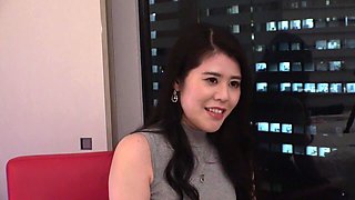 259LUXU-1680　【初めての他人棒】ご無沙汰セックスで性欲大解放…！刺激と快楽に貪欲となった体は手マン、電マ、巨根のピストンに敏感に反応！