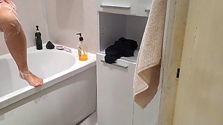 Looking for My Teen Step Sister and Jacking Off