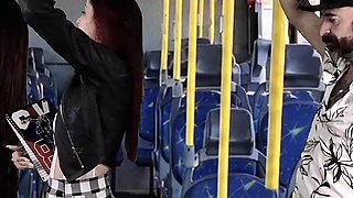 Stranger Creampies College Student Fanny Squirting on Bus