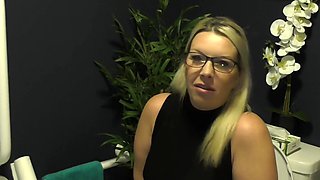 A fat woman has sex with her guy in sexy lingerie