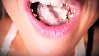 Foot Tongue Mouth and Vore - Eine Hangry Freundin (A Hangry