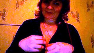 Mature Russian Amateur Irina Shows Off on Webcam